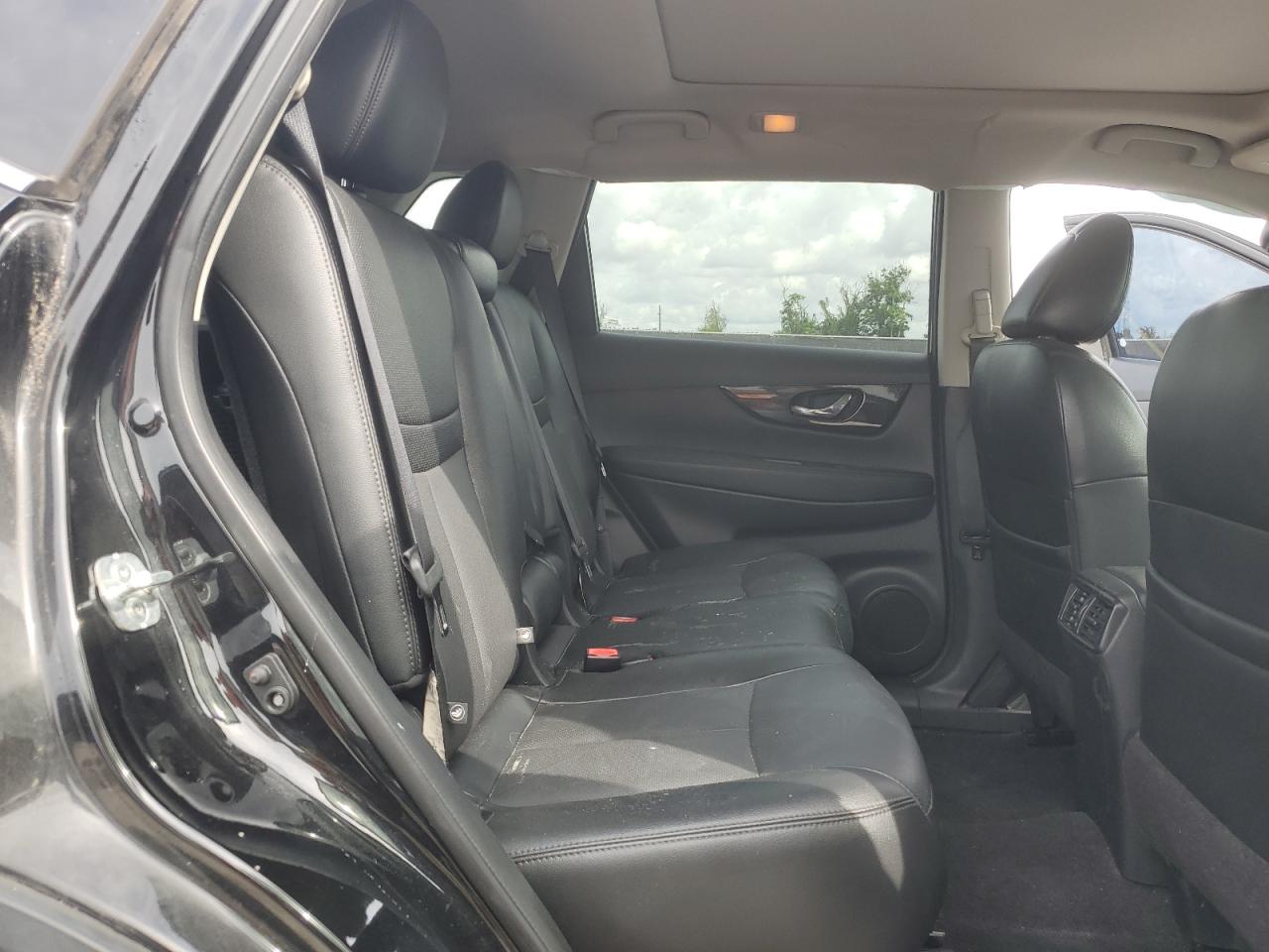 2017 Nissan Rogue S VIN: 5N1AT2MT2HC881110 Lot: 80810105