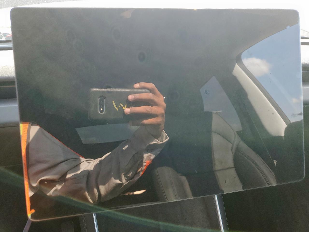 2026 Tesla Model Y VIN: 7SAYGDED5TA429500 Lot: 81191255