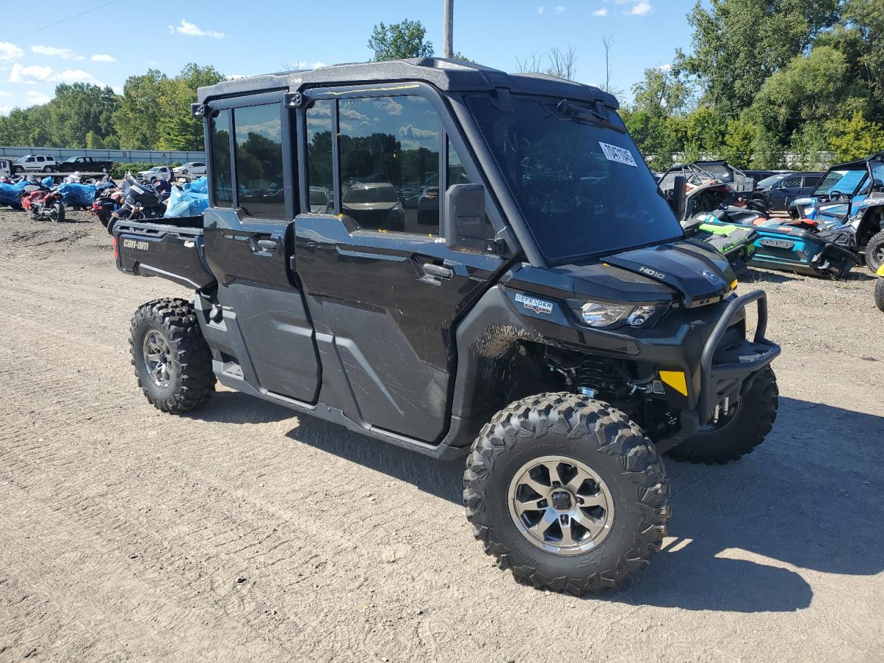 CAN-AM ATV 2024. Lot# 70471045. VIN 3JBUUAX45RK004249. Photo 1