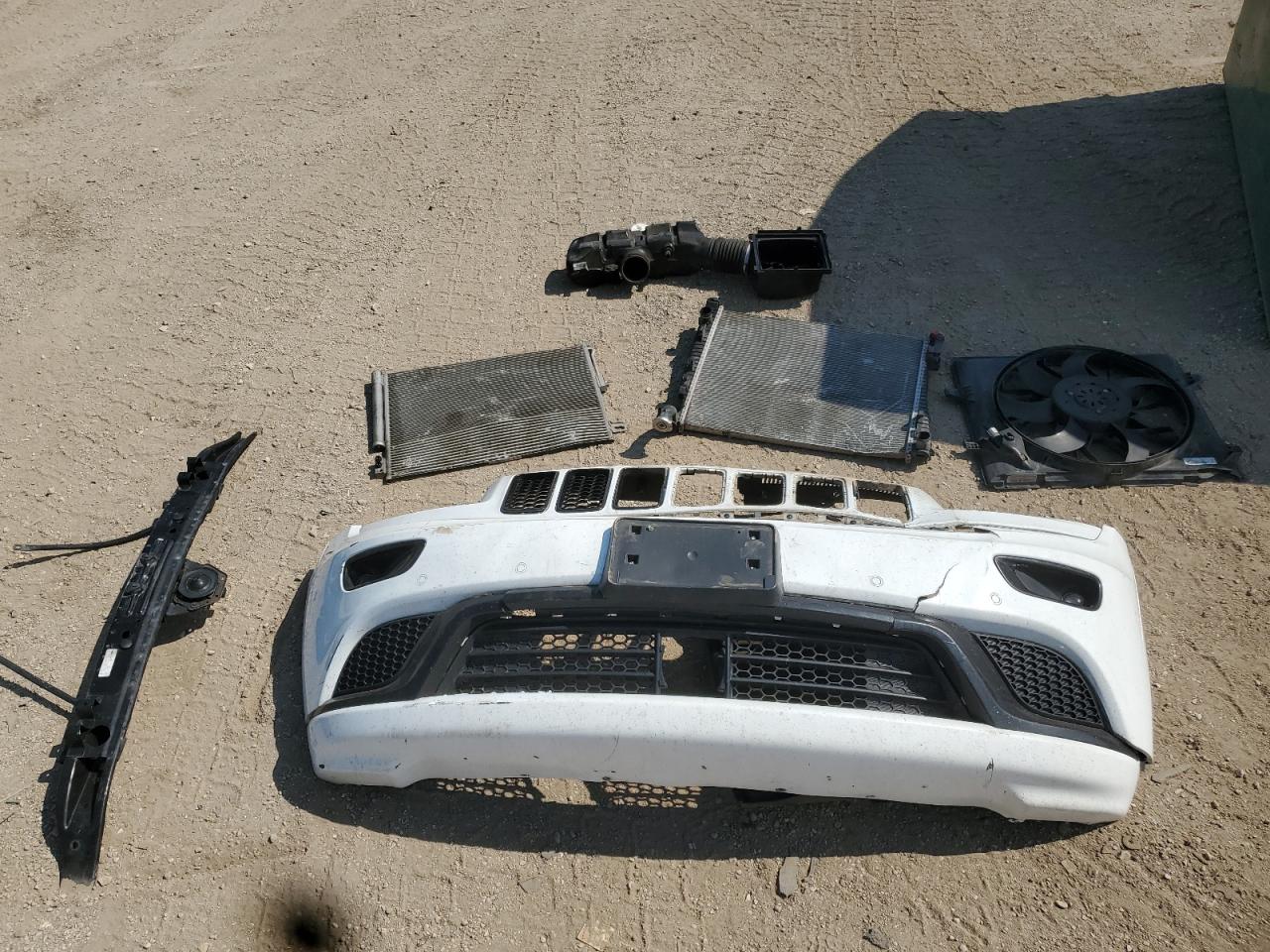 2016 Jeep Grand Cherokee Overland VIN: 1C4RJFCT8GC423463 Lot: 70821095