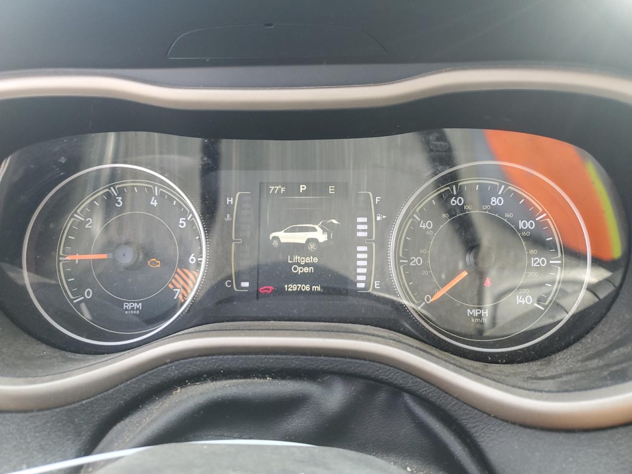 2015 Jeep Cherokee Latitude VIN: 1C4PJMCB5FW587401 Lot: 81410265