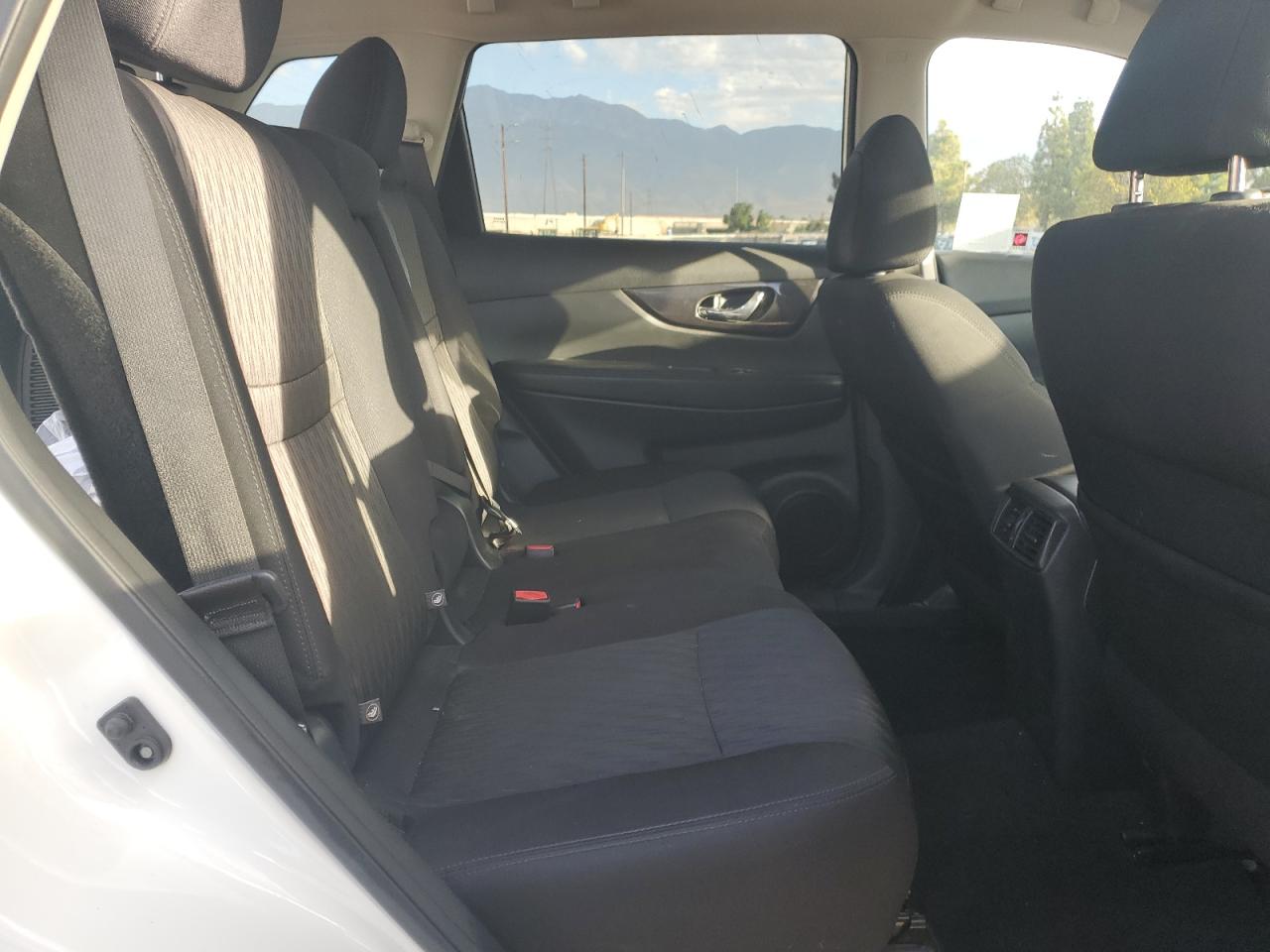 2018 Nissan Rogue S VIN: 5N1AT2MT4JC838992 Lot: 81732205