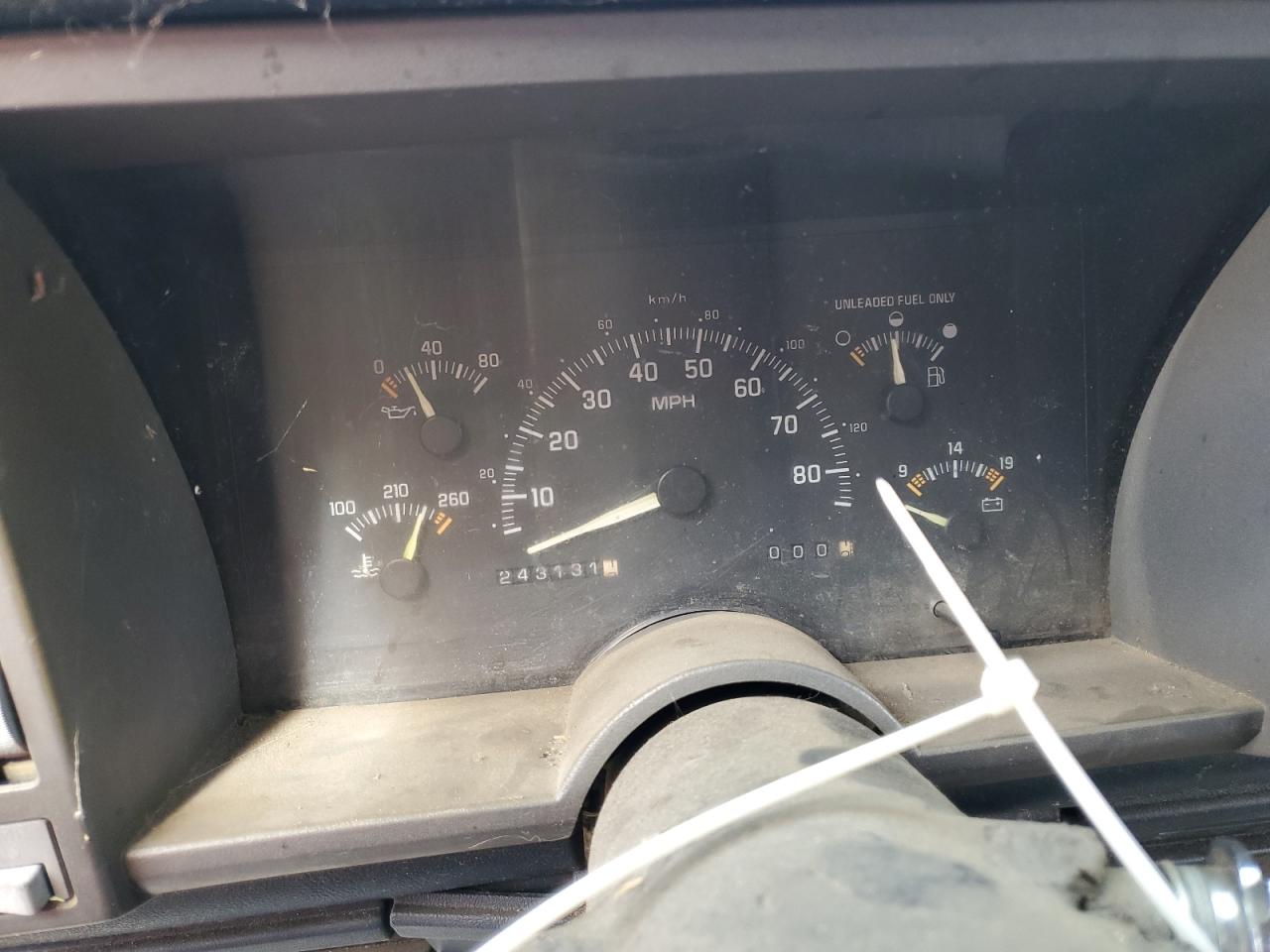 1994 Chevrolet Gmt-400 C1500 VIN: 1GCDC14Z5RZ186988 Lot: 84649305