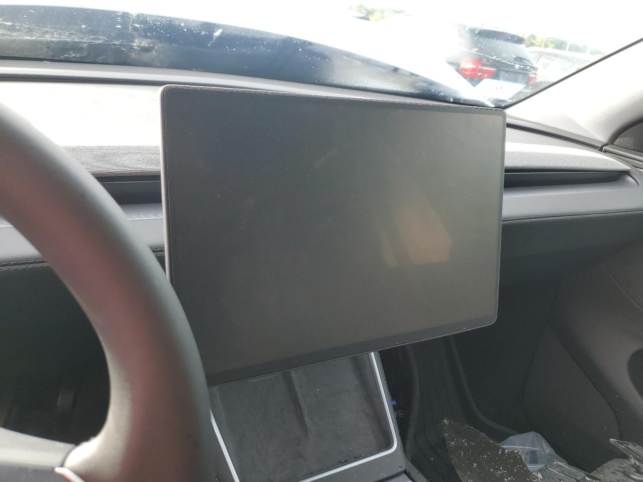 2026 Tesla Model Y VIN: 7SAYGDEEXTA411681 Lot: 81273655