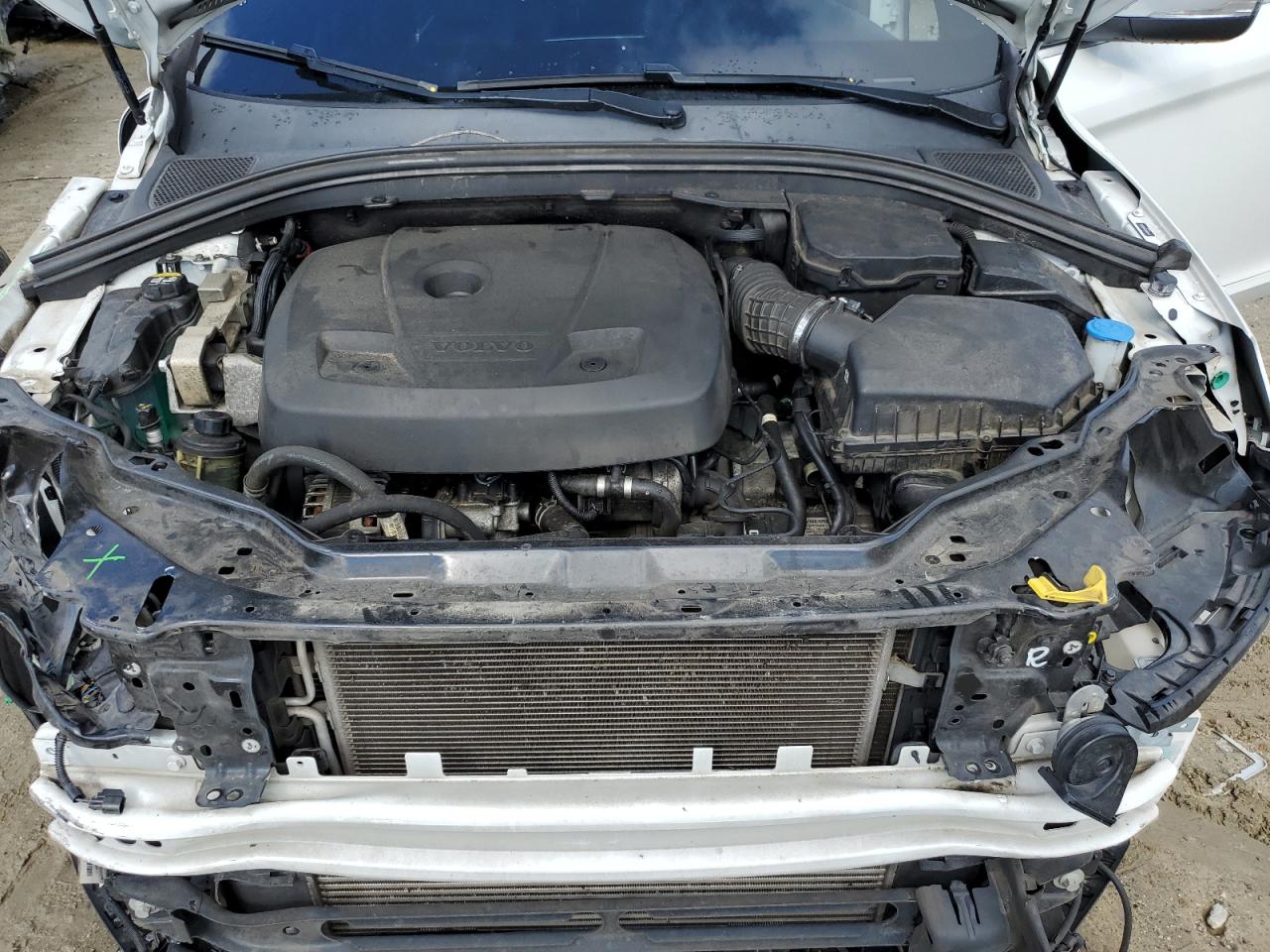 2016 Volvo Xc60 T6 R-Design VIN: YV449MRP2G2868348 Lot: 81068335