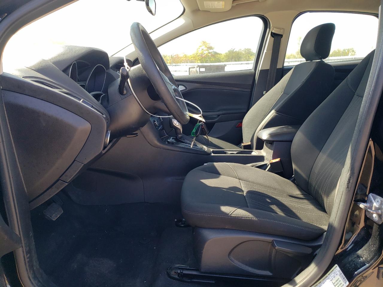2018 Ford Focus Se VIN: 1FADP3F23JL228197 Lot: 81262995