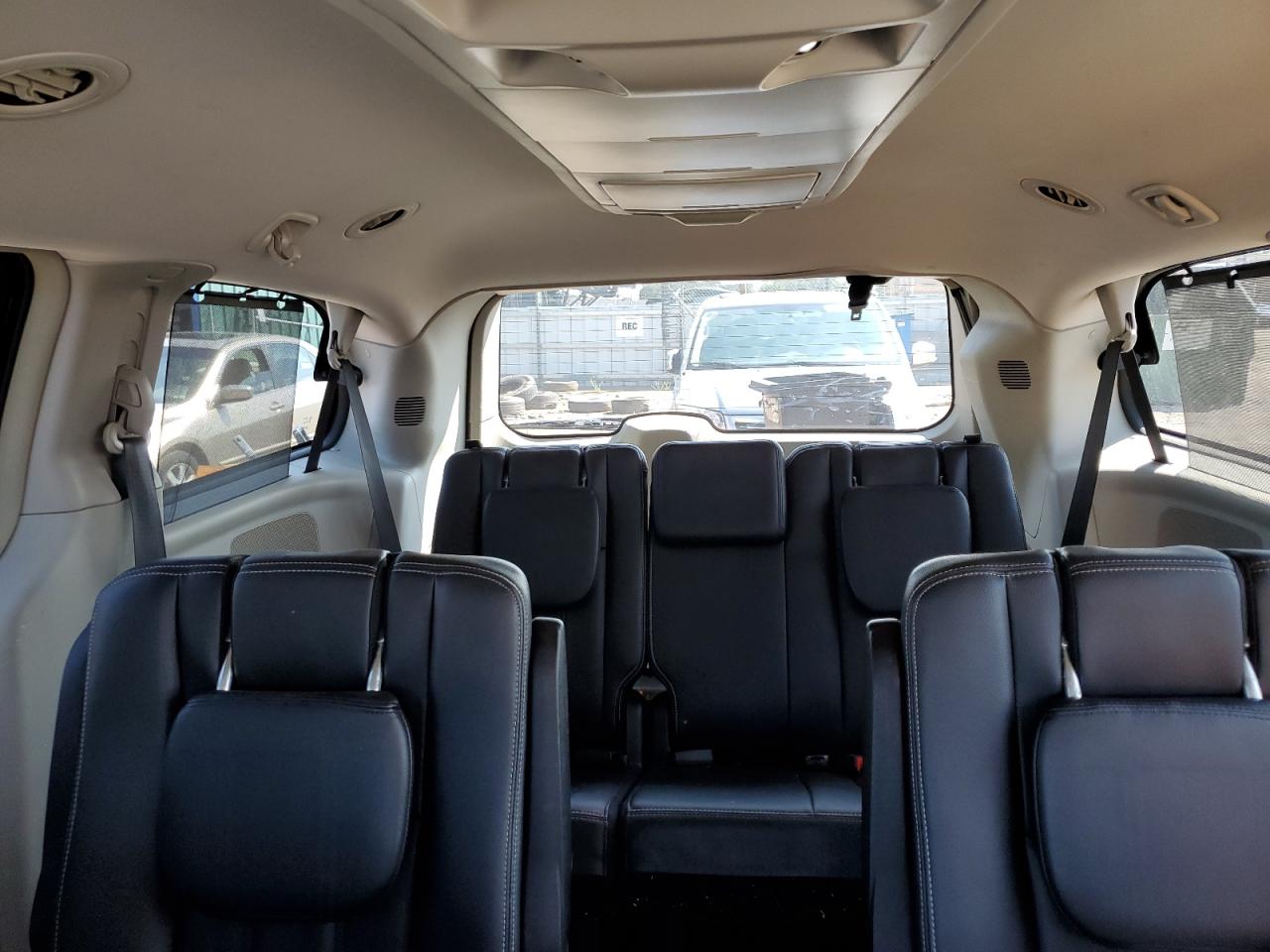 2016 Chrysler Town & Country Touring VIN: 2C4RC1BG3GR120664 Lot: 70423995