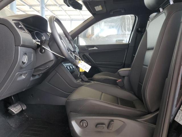  VOLKSWAGEN TIGUAN 2021 Черный