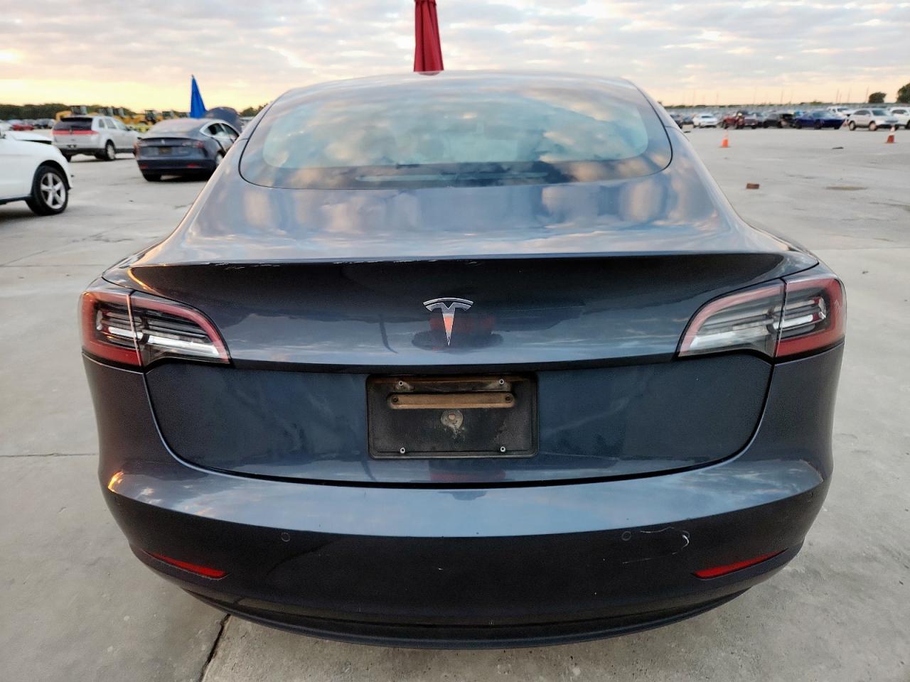 2020 Tesla Model 3 VIN: 5YJ3E1EA9LF739220 Lot: 84011055