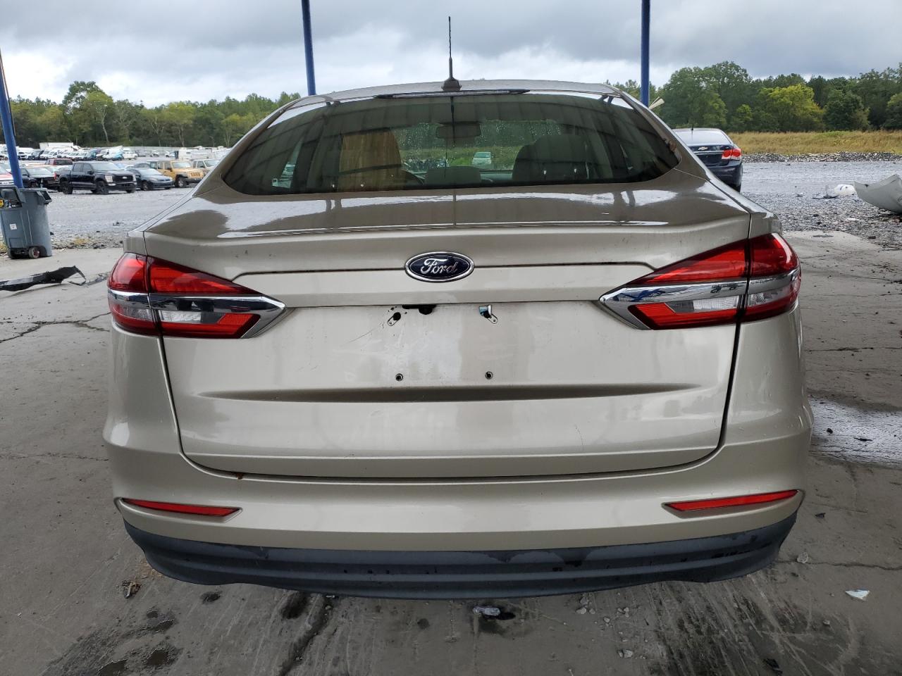 2019 Ford Fusion S VIN: 3FA6P0G79KR160573 Lot: 82132175