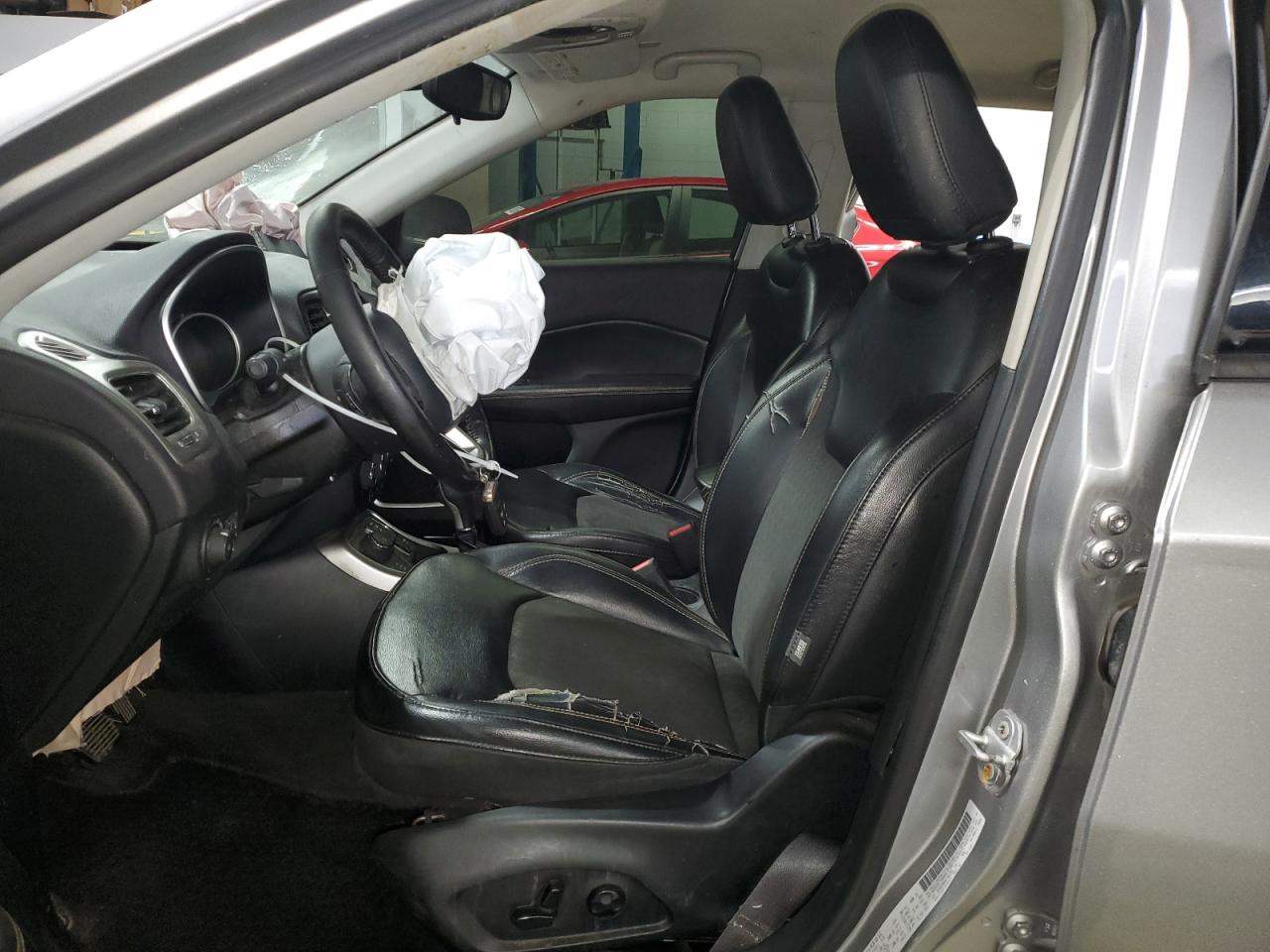 2018 Jeep Compass Latitude VIN: 3C4NJDBB4JT482291 Lot: 71833865