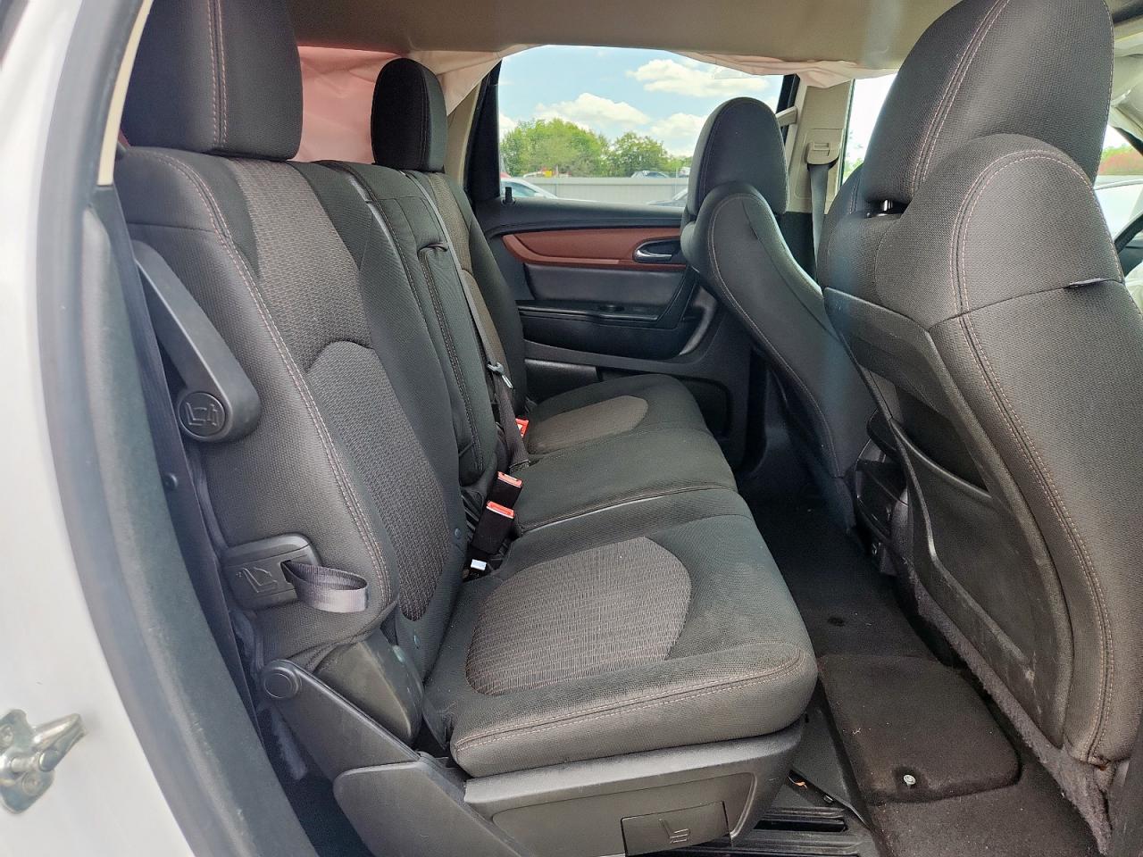 2017 Chevrolet Traverse Lt VIN: 1GNKRGKD2HJ173992 Lot: 83779585