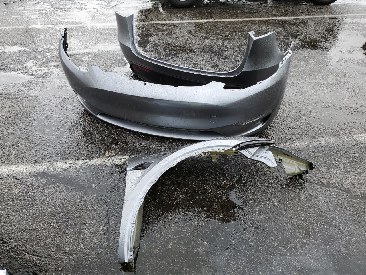 2024 Tesla Model Y VIN: 7SAYGDEDXRA319132 Lot: 81122455