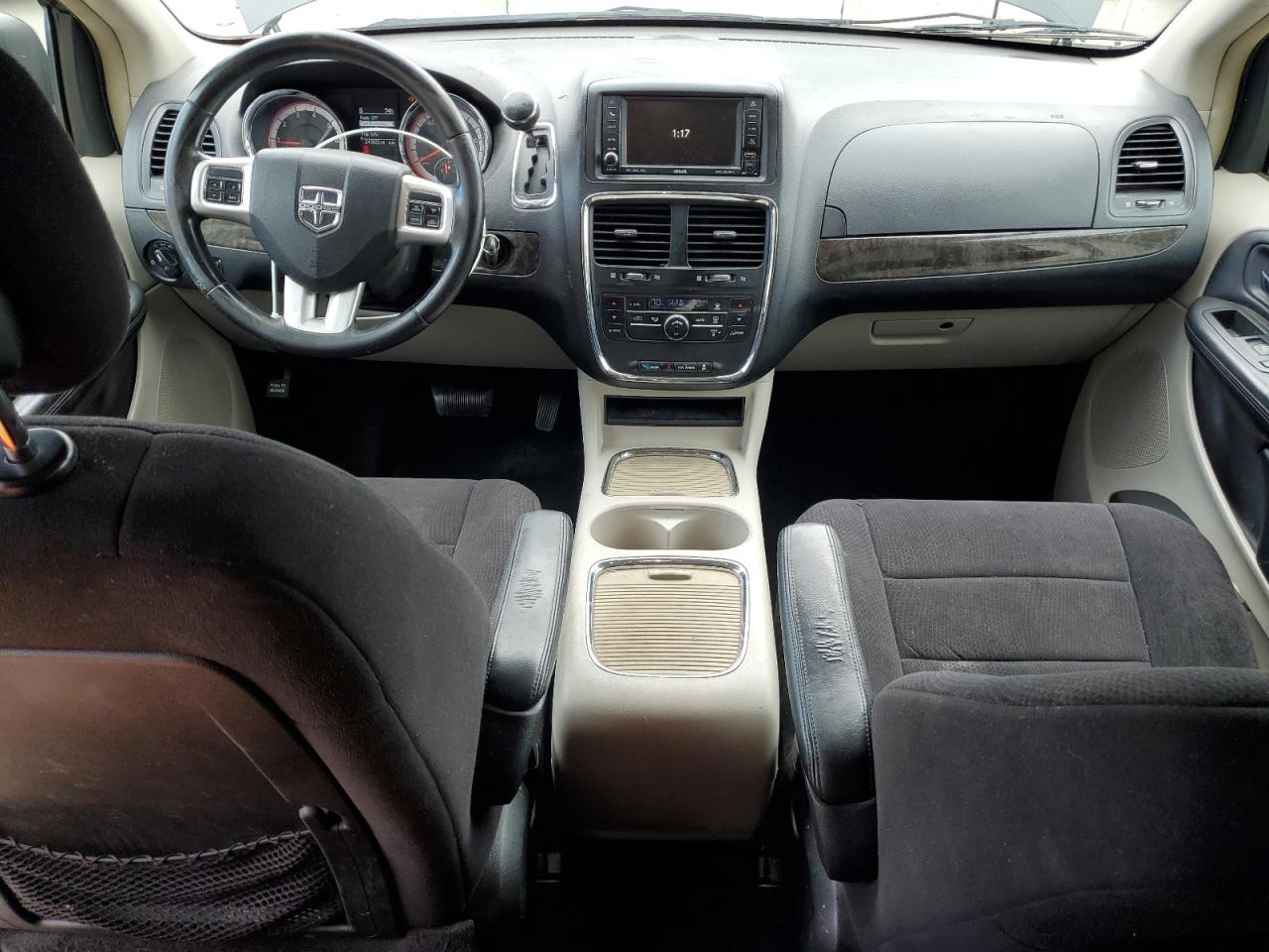 2011 Dodge Grand Caravan Crew VIN: 2D4RN5DG5BR661984 Lot: 84283565