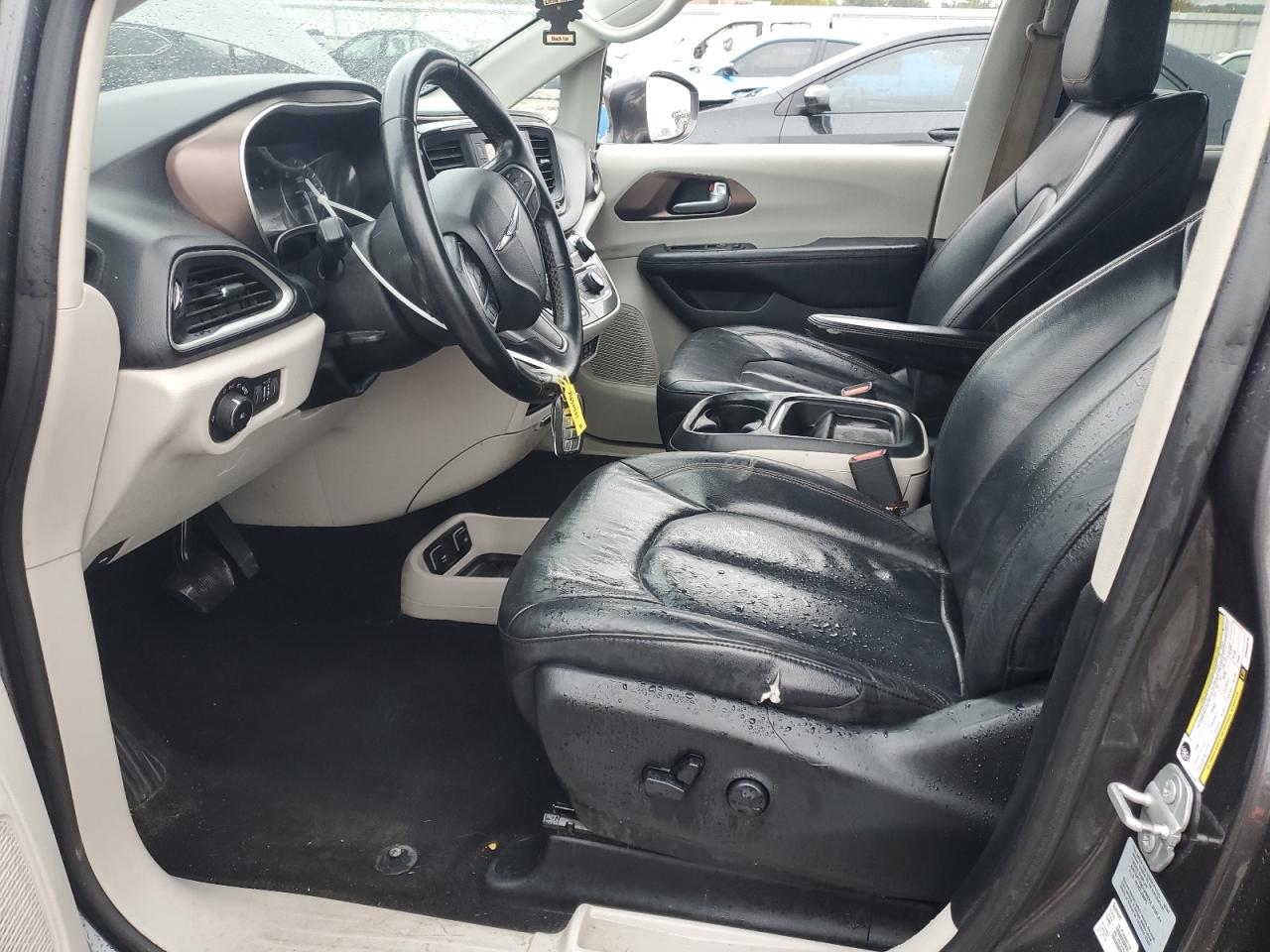 2017 Chrysler Pacifica Touring L VIN: 2C4RC1BG0HR854678 Lot: 81650435