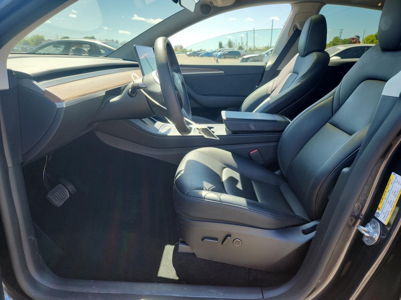 2024 Tesla Model Y VIN: 7SAYGDED5RF230457 Lot: 82146845