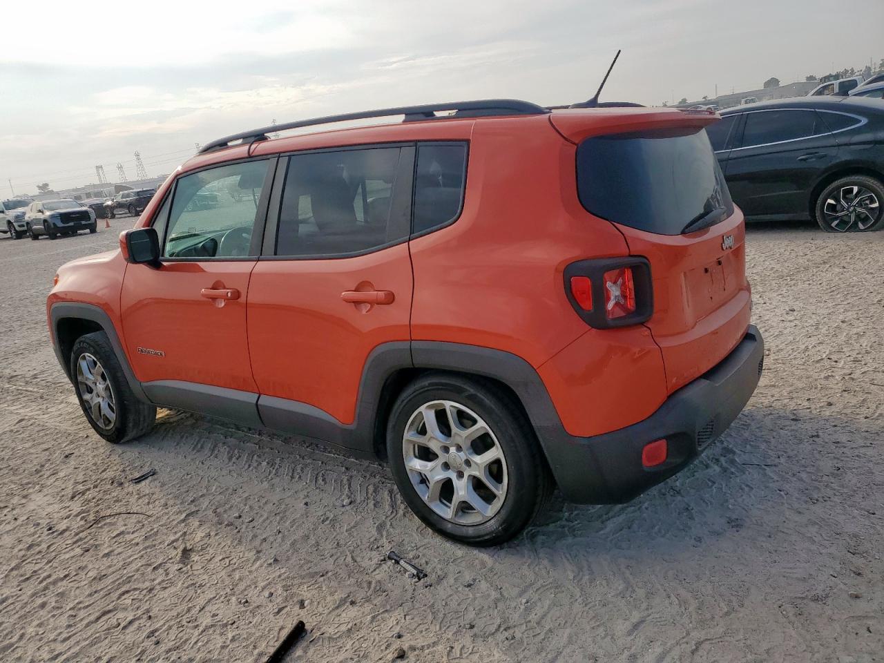 2015 Jeep Renegade Latitude orange null gas ZACCJABT2FPC23859 photo #3