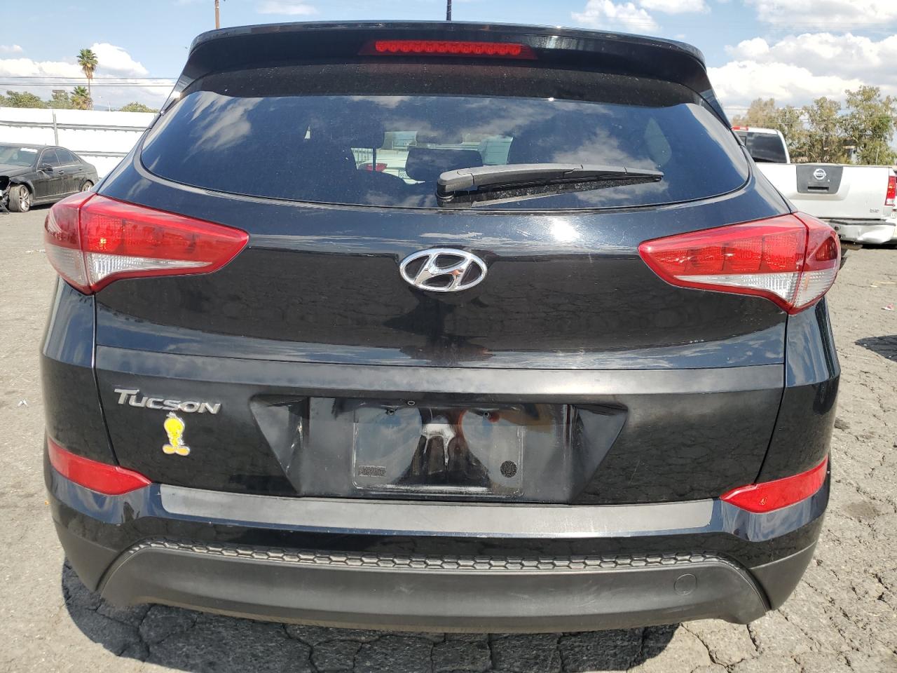 2017 Hyundai Tucson Se VIN: KM8J23A48HU426990 Lot: 81696985