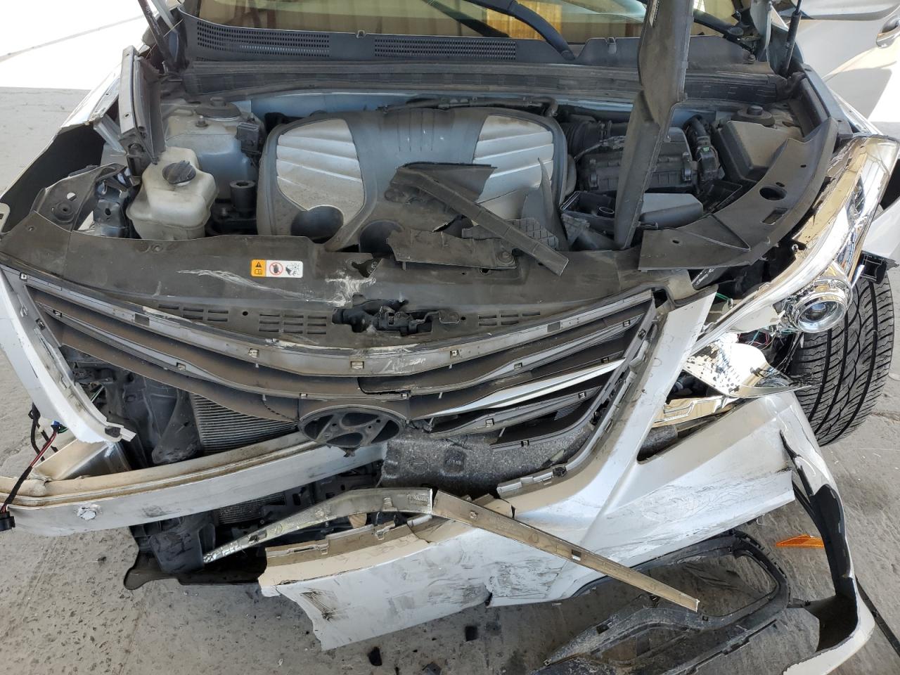 2016 Hyundai Azera Limited VIN: KMHFH4JG0GA519376 Lot: 81078925