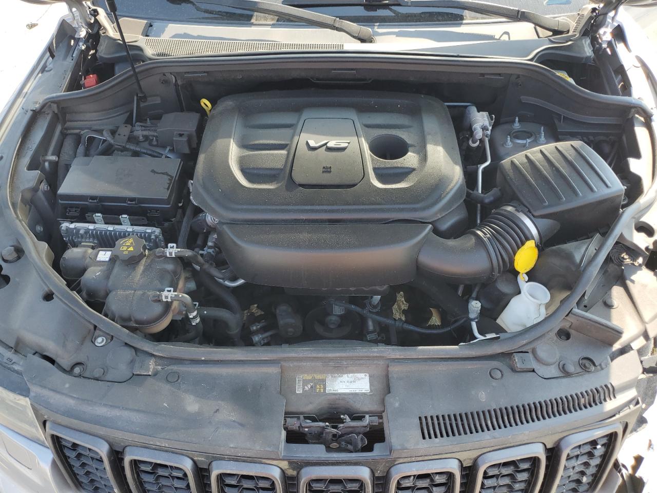 2018 Jeep Grand Cherokee Overland VIN: 1C4RJECG4JC512676 Lot: 71816195