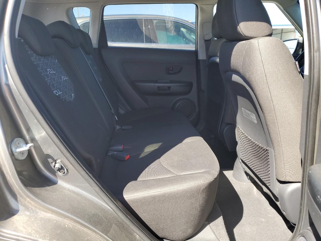 2010 Kia Soul + VIN: KNDJT2A27A7032928 Lot: 81713575