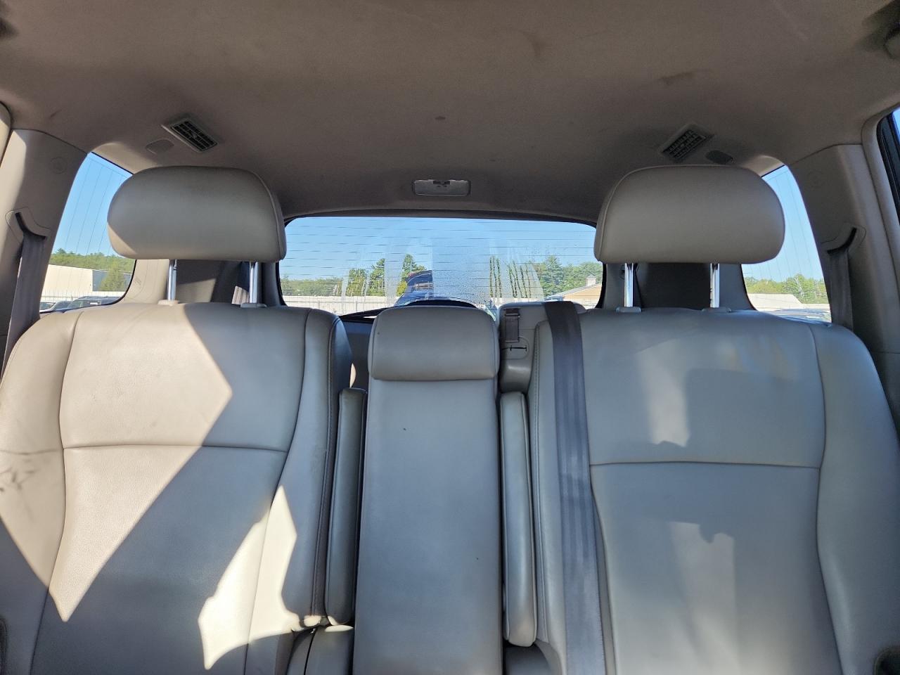 2011 Toyota Highlander Base VIN: 5TDBK3EH7BS041213 Lot: 71024875