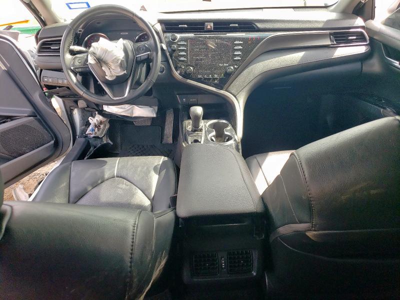 TOYOTA CAMRY 2019 Белы