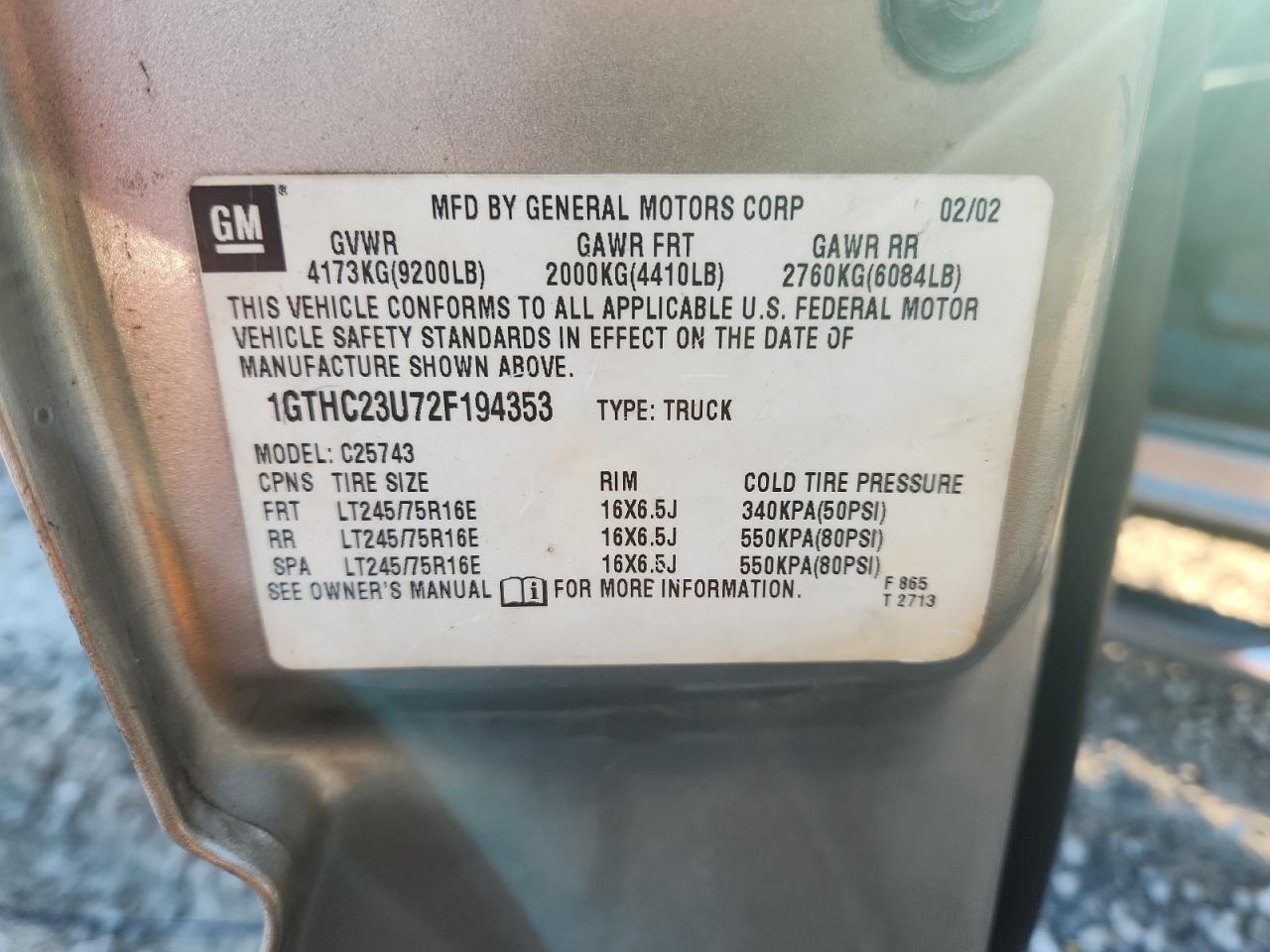 2002 GMC Sierra C2500 Heavy Duty VIN: 1GTHC23U72F194353 Lot: 81218305