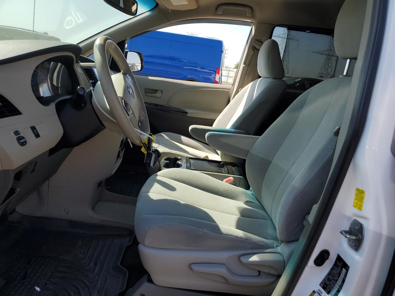 2011 Toyota Sienna Le VIN: 5TDKK3DC8BS015029 Lot: 81069855