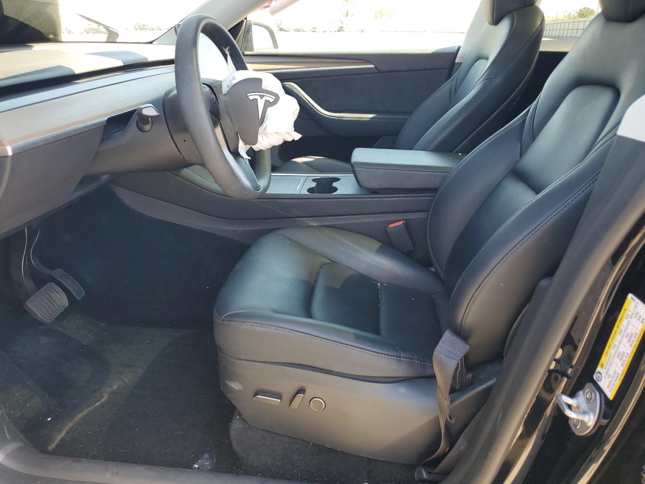 2024 Tesla Model Y VIN: 7SAYGAEE8RF005263 Lot: 81640445