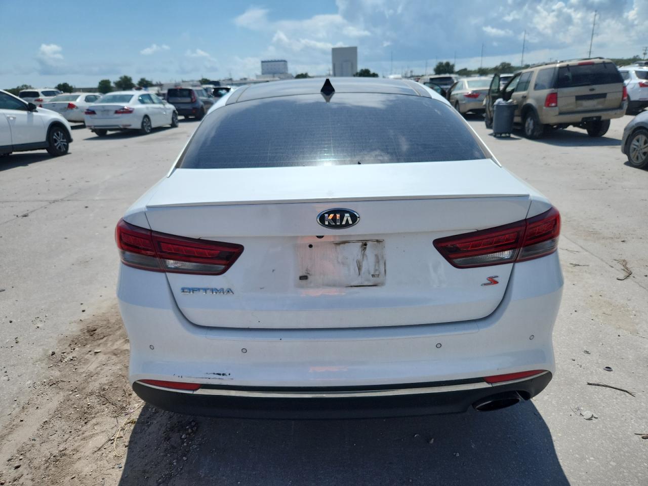 2018 Kia Optima Lx VIN: 5XXGT4L35JG240695 Lot: 72044065