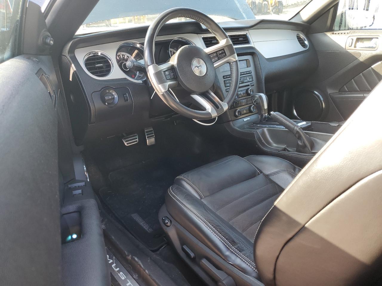 2013 Ford Mustang VIN: 1ZVBP8EM5D5261726 Lot: 84231275