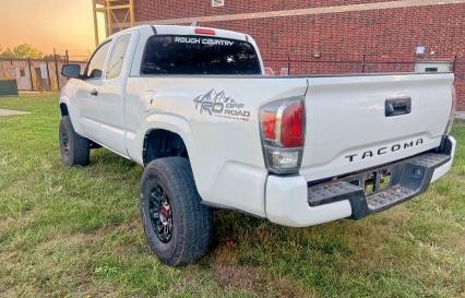  TOYOTA TACOMA 2020 Белы