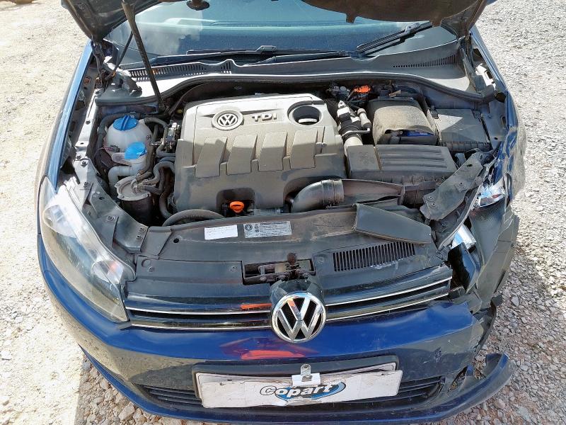 2011 VOLKSWAGEN GOLF SE