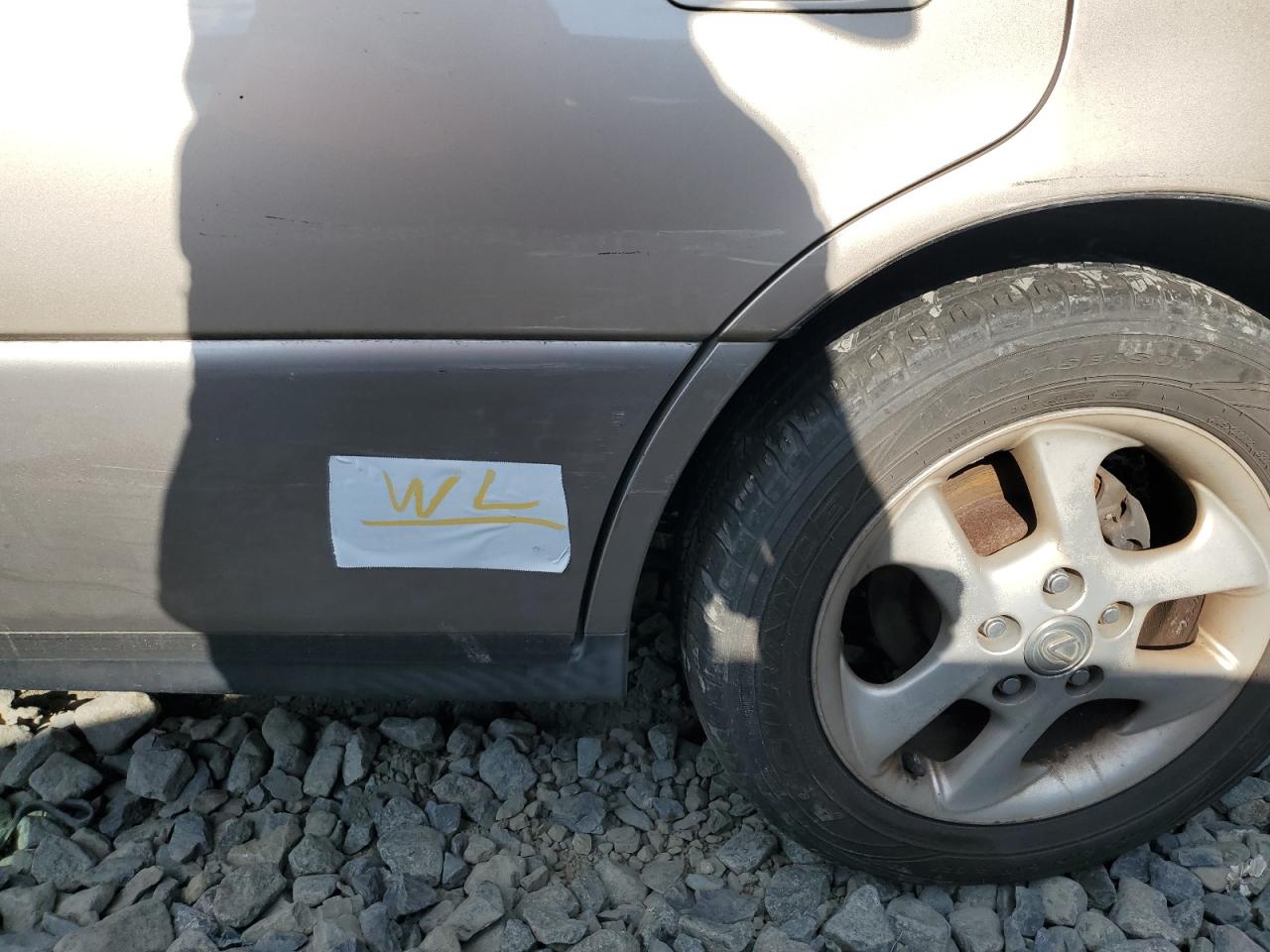 2001 Lexus Es 300 VIN: JT8BF28G410335752 Lot: 71708235