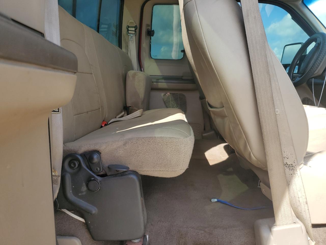 2000 Ford F250 Super Duty VIN: 1FTNX21F3YEE52488 Lot: 82152775