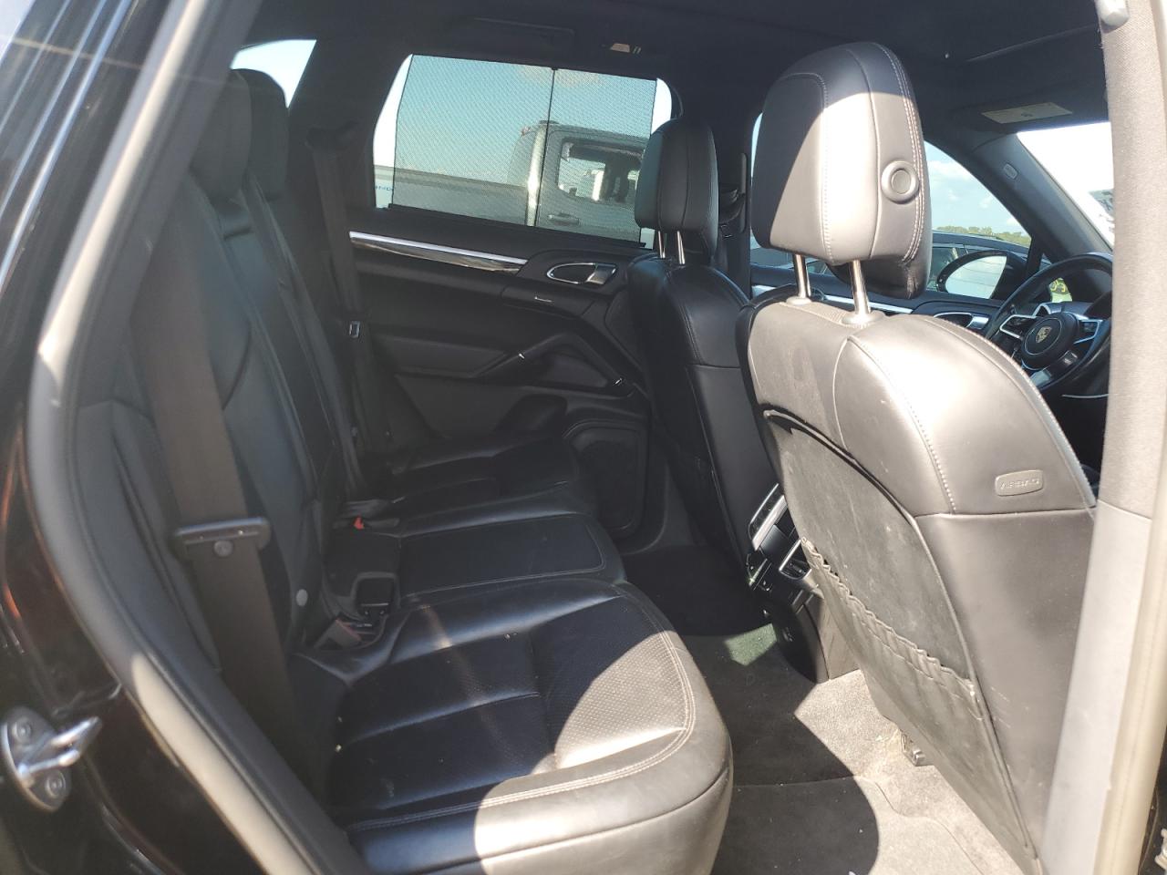 2017 Porsche Cayenne VIN: WP1AA2A24HKA82939 Lot: 70904905