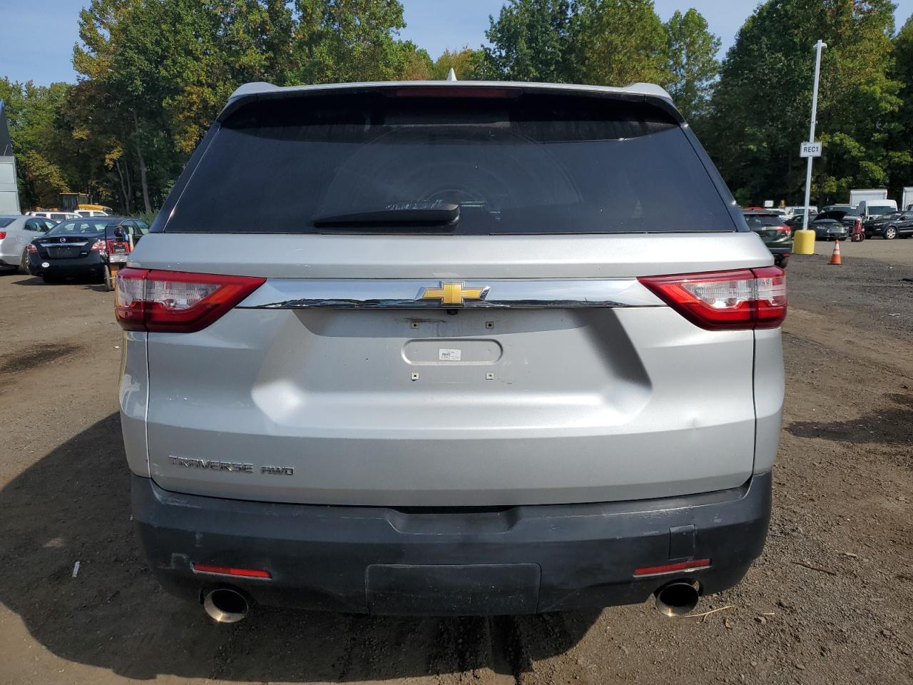2018 Chevrolet Traverse Ls VIN: 1GNEVFKW2JJ205348 Lot: 84014945