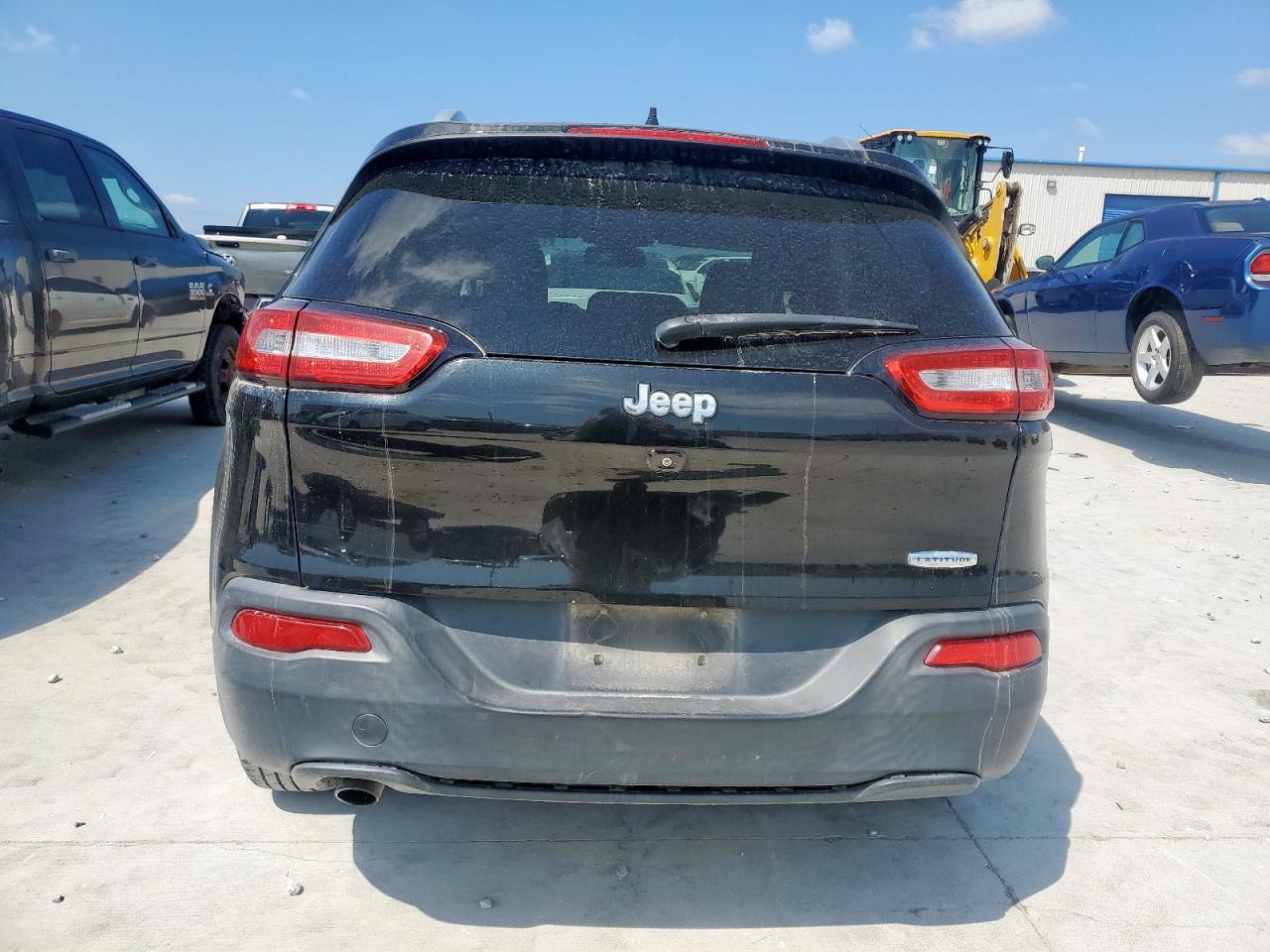 2016 Jeep Cherokee Latitude VIN: 1C4PJLCB5GW265417 Lot: 71215655