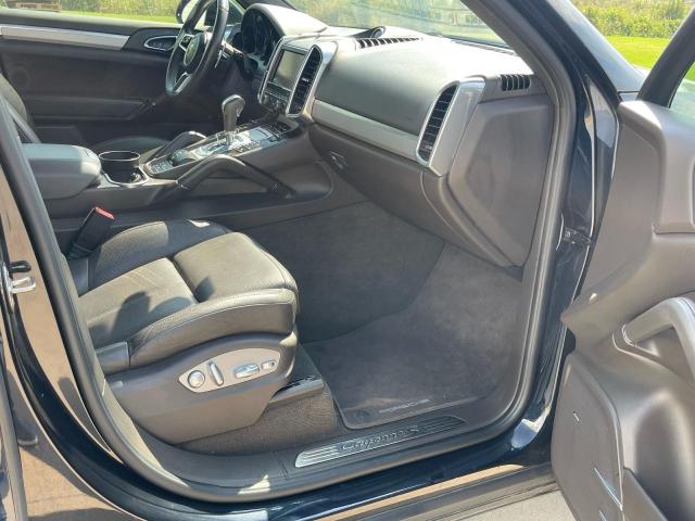 Parquets PORSCHE CAYENNE 2016 Granatowy