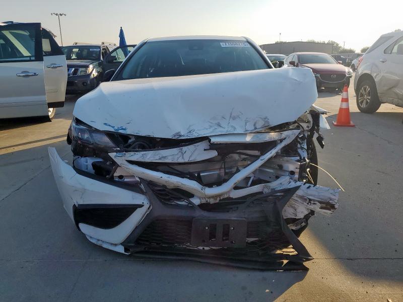  TOYOTA CAMRY 2022 Белы