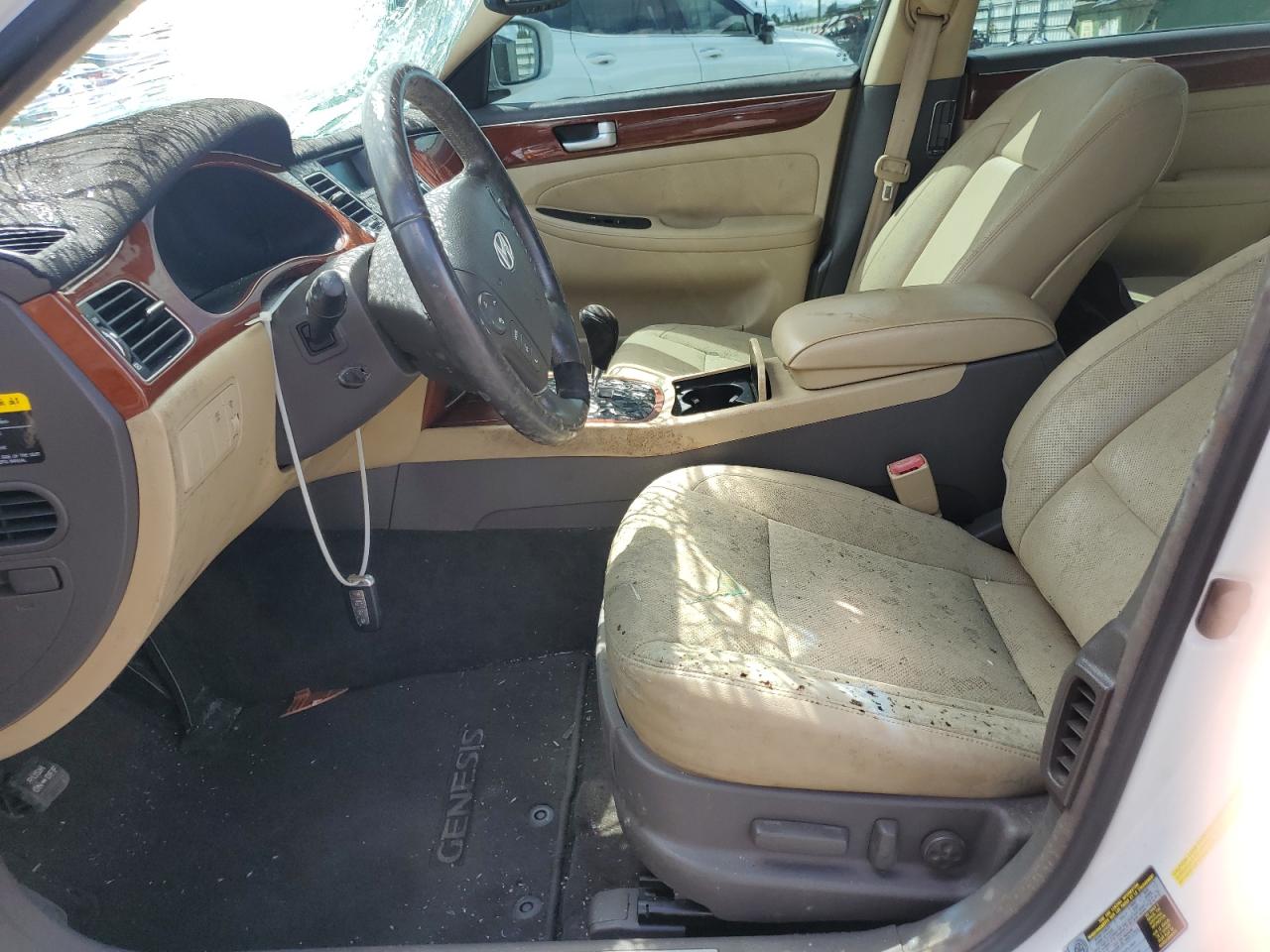 2013 Hyundai Genesis 3.8L VIN: KMHGC4DD6DU217198 Lot: 81381045