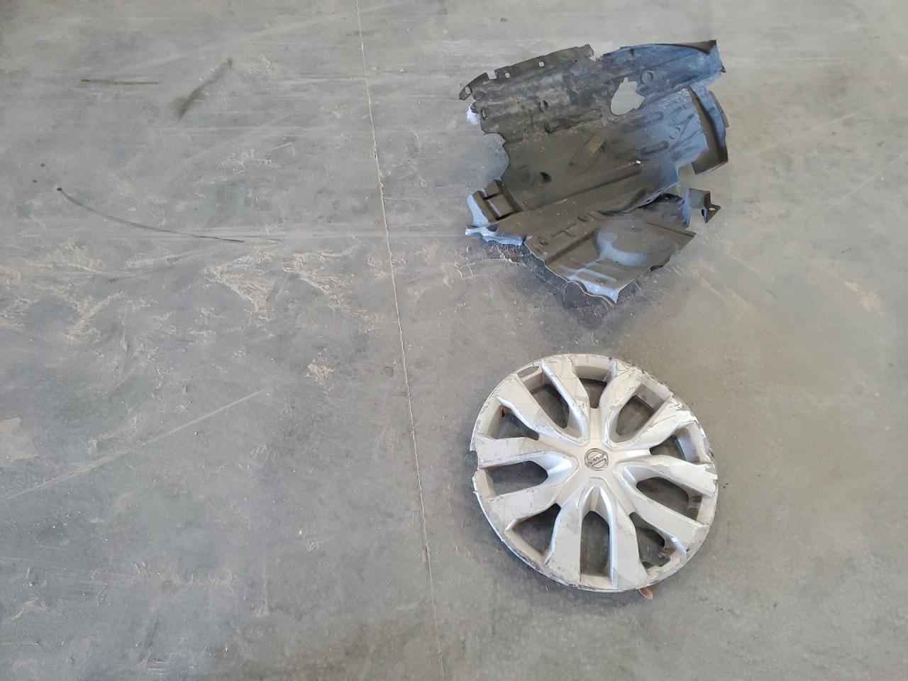 2017 Nissan Rogue S VIN: JN8AT2MT0HW393278 Lot: 81790915