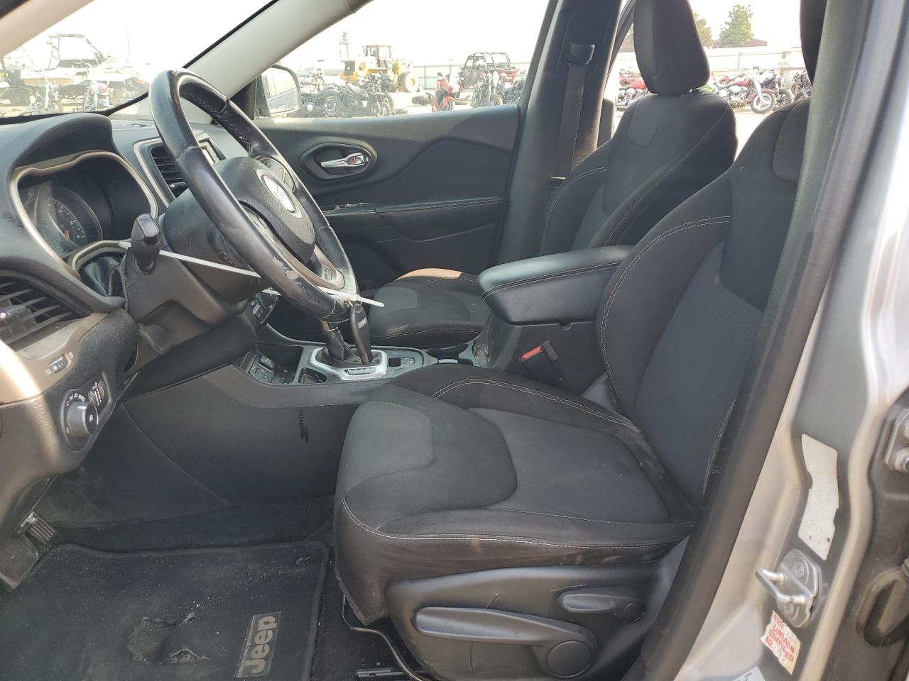 2015 Jeep Cherokee Latitude VIN: 1C4PJLCB9FW683073 Lot: 71258475