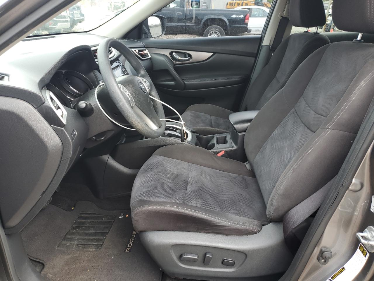 2015 Nissan Rogue S VIN: KNMAT2MV4FP536706 Lot: 83811905