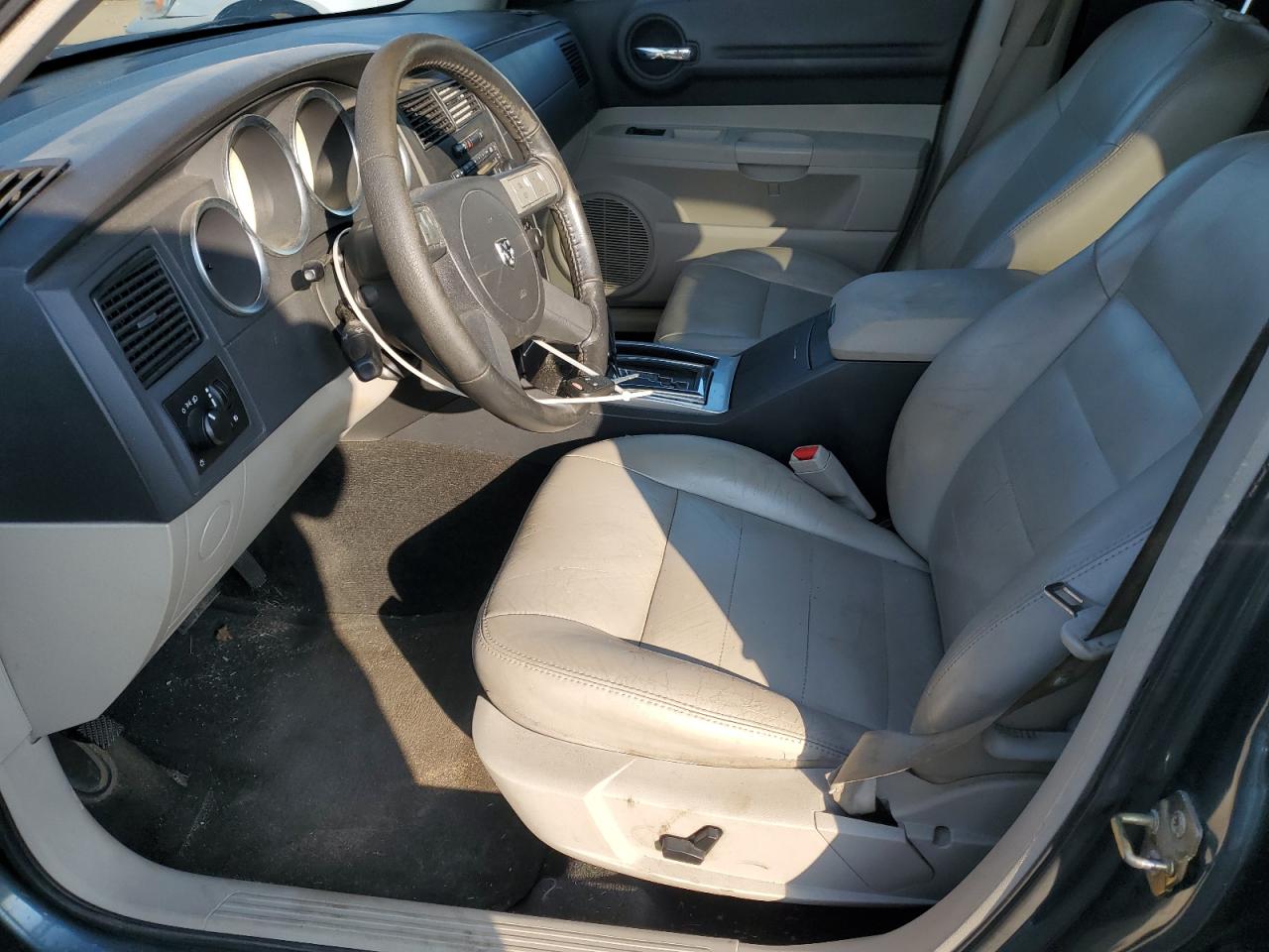 2005 Dodge Magnum R/T VIN: 2D4GV58205H587177 Lot: 81578245