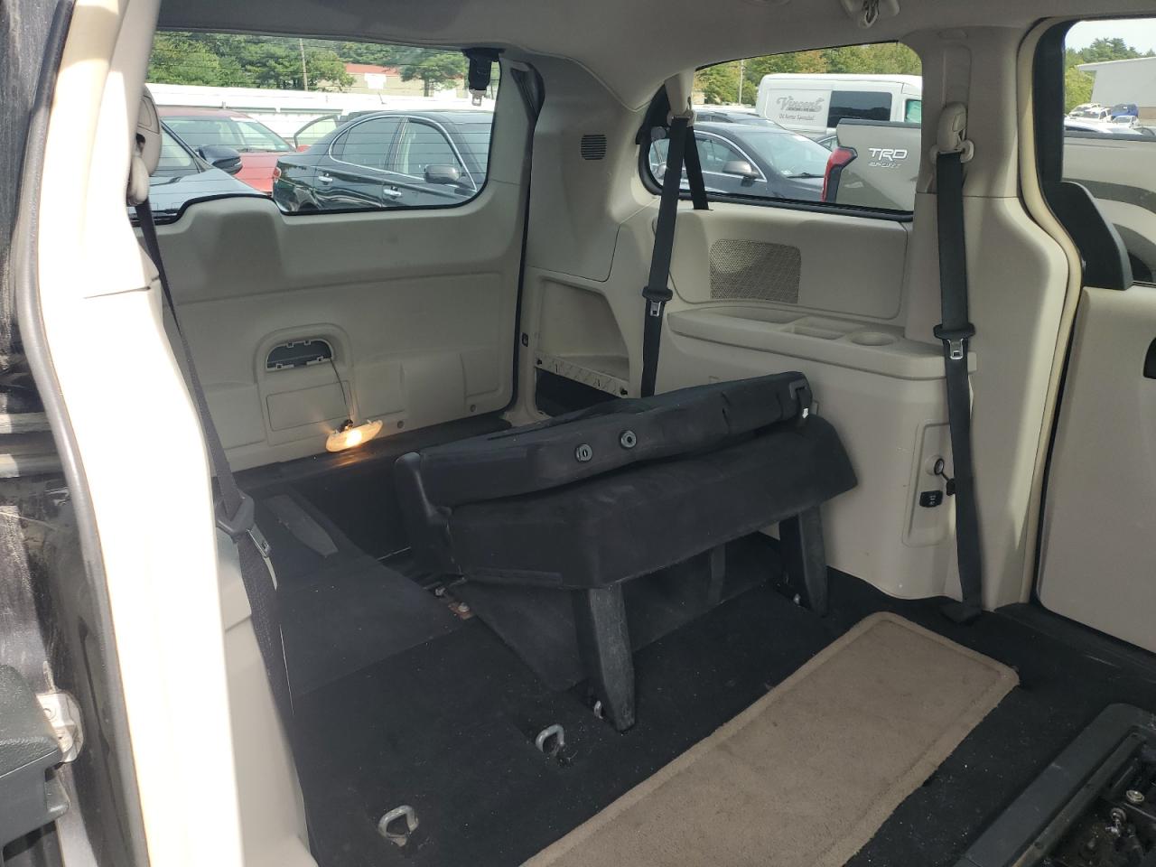 2011 Chrysler Town & Country Touring VIN: 2A4RR5DG5BR604583 Lot: 84210755