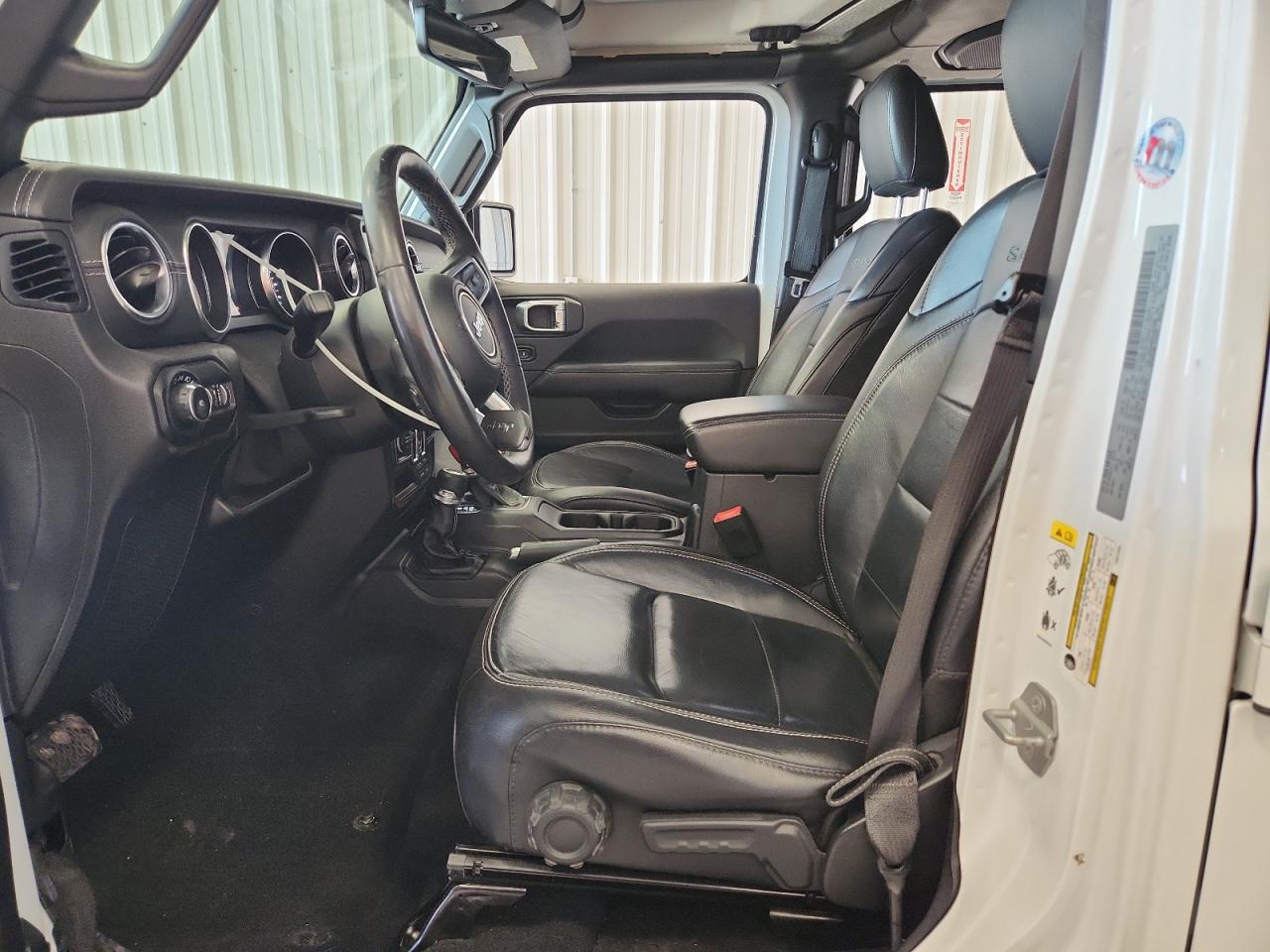 2018 Jeep Wrangler Unlimited Sahara VIN: 1C4HJXEN3JW314995 Lot: 83863355