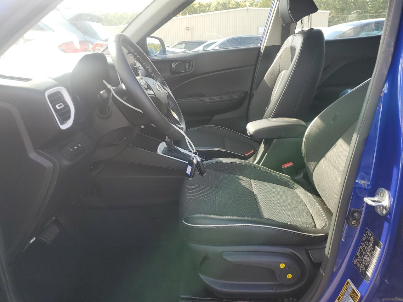 2022 Hyundai Venue Sel VIN: KMHRC8A32NU201352 Lot: 82040765