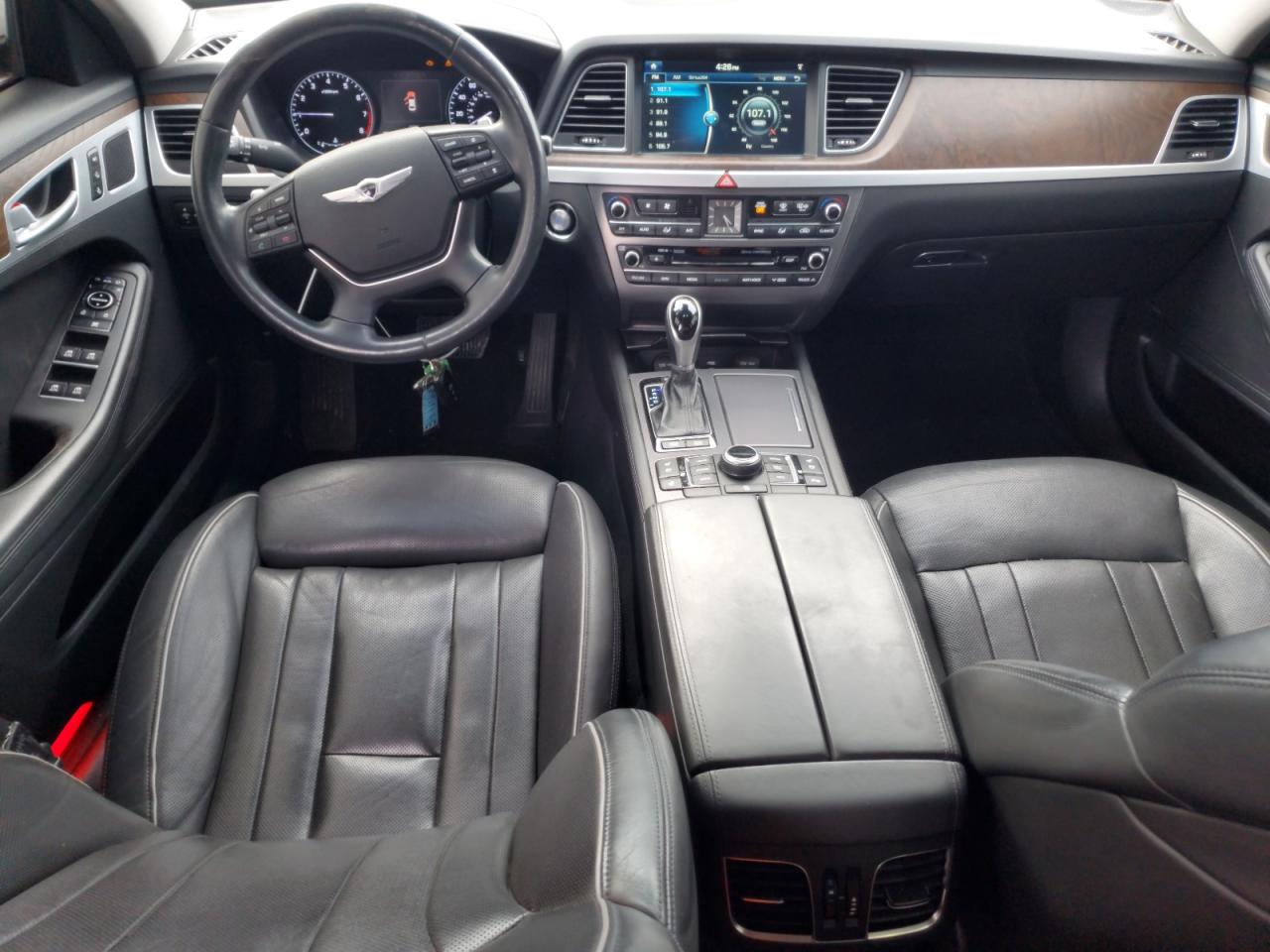 2015 Hyundai Genesis 3.8L VIN: KMHGN4JE9FU021640 Lot: 82060555